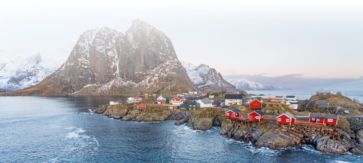 Hamnøy, Lofoten © Alex Conu/Visitnorway.com
